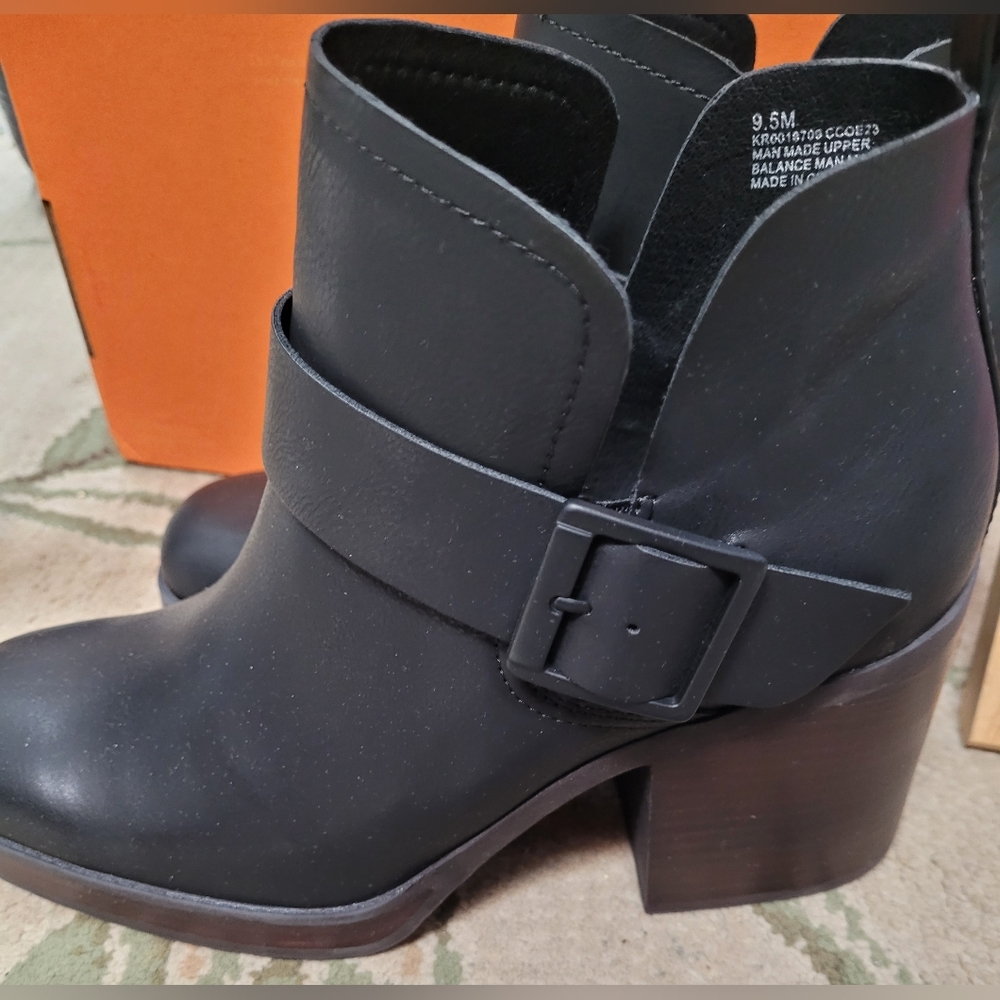 Korks Boots - Picture 3 of 5